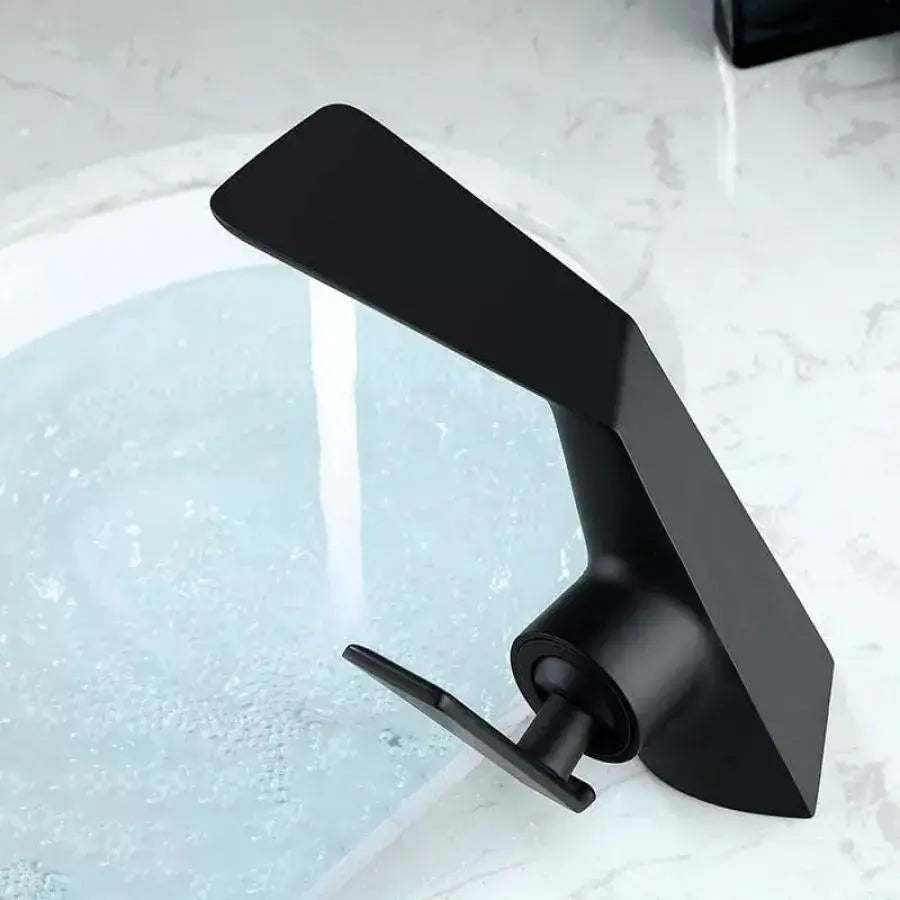 Washbasin akkumulátor, egészségügyi sárgaréz, fekete, 6727h