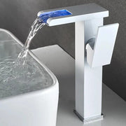 Washbasin akkumulátor, RGB fény, színváltozás a víz hőmérsékletétől függően, OD3014