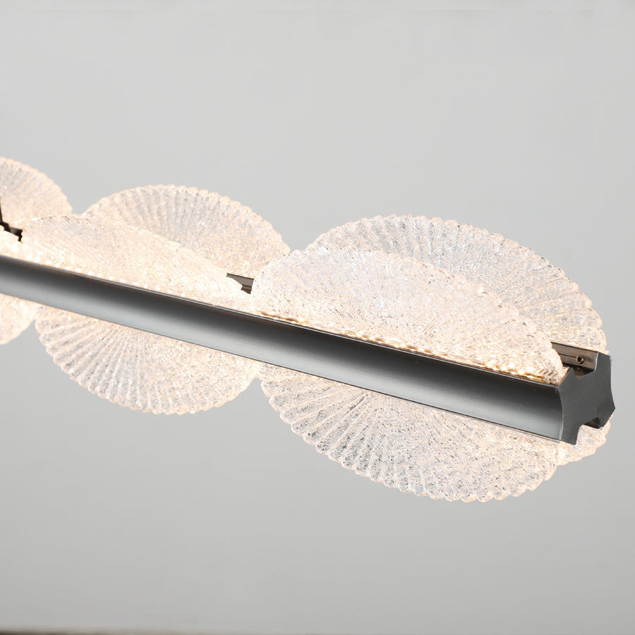 Függesztett LED-csillár távirányítóval ISOTTA 105W, hideg/meleg/semleges fény 3000K/4000K/6000K, szabályozható, állítható magasságú, fekete és ezüst, fém és kristály