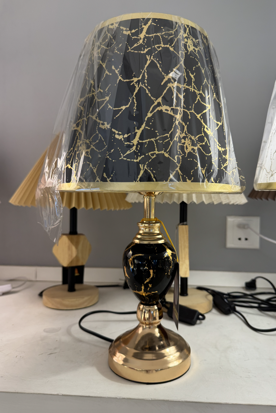 Veioza VZ211BK, 1x E27, fém és textil, fekete és arany