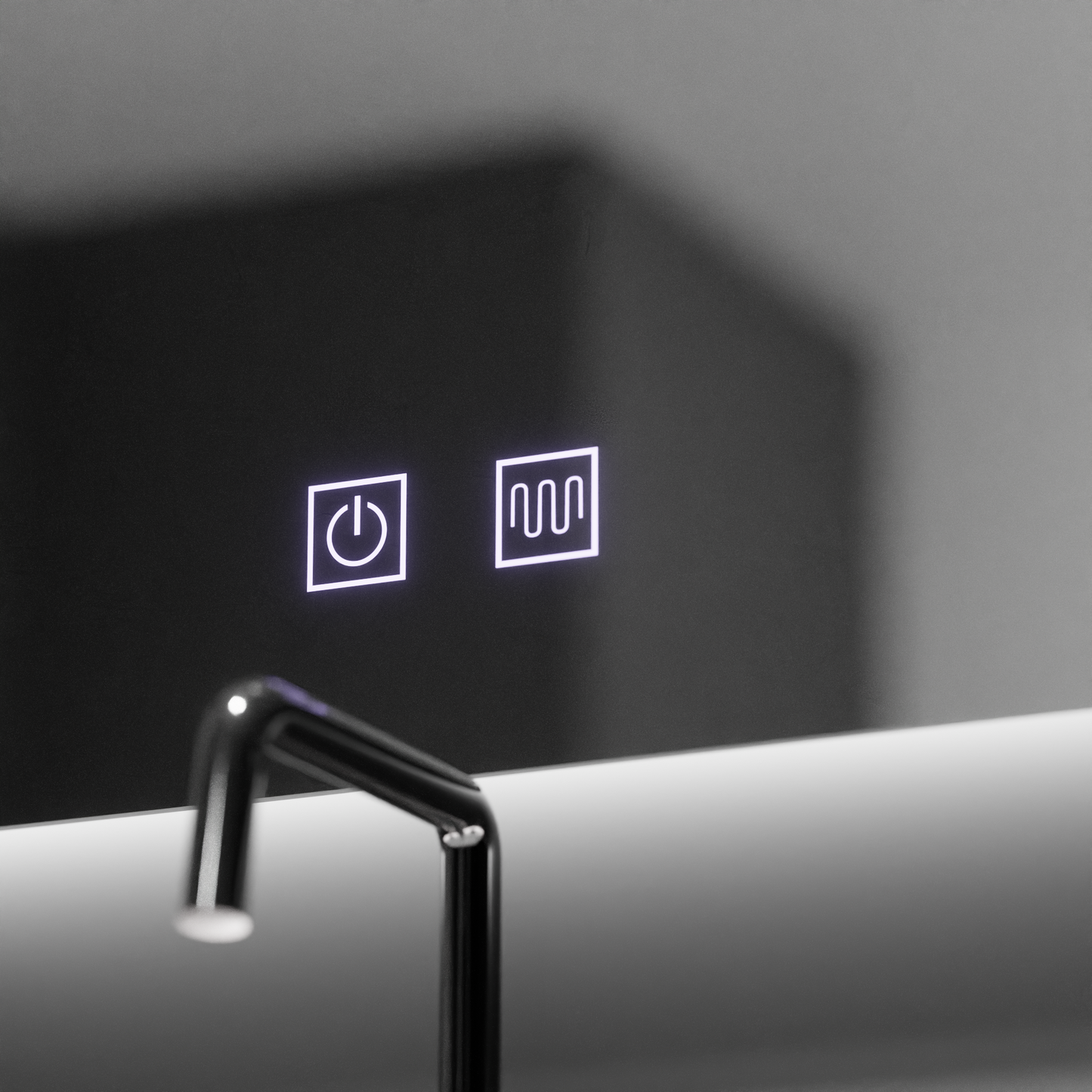 LED -tükör LED SEMILUNA 60X54 - Soluna Touch Besorment System, Dimable
