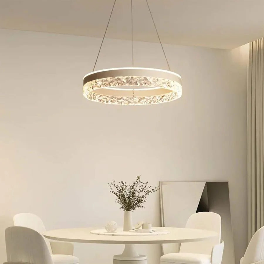 A LED -csillárot 124W -os bátor távirányítóval felfüggesztették, hideg/forró/semleges fény, instabil, fehér, állítható magasság
